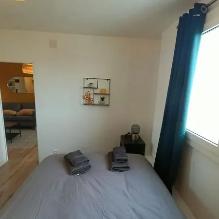 Le Yellow Corner - Place Ney