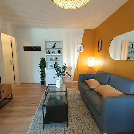Le Yellow Corner - Place Ney Apartment *