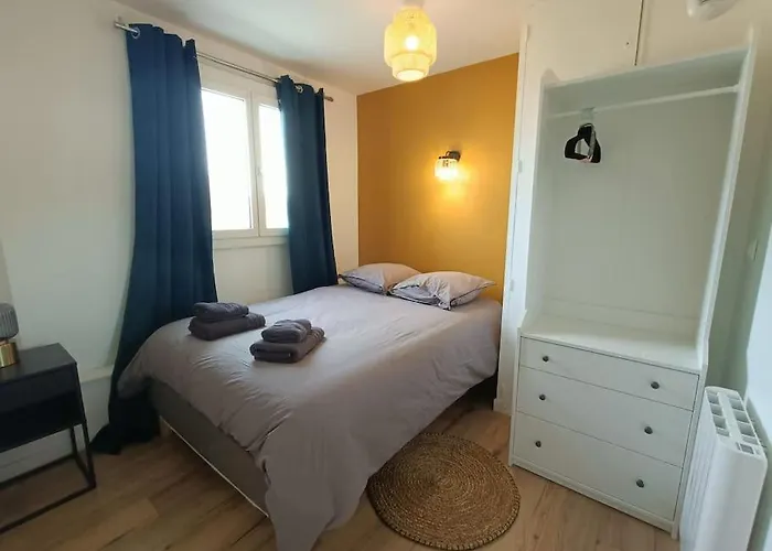 Le Yellow Corner - Place Ney Апартаменты