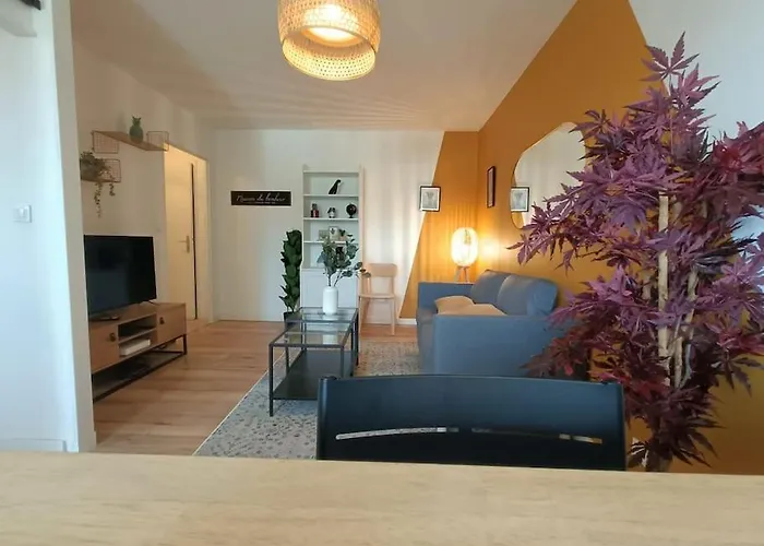 Le Yellow Corner - Place Ney Апартаменты *